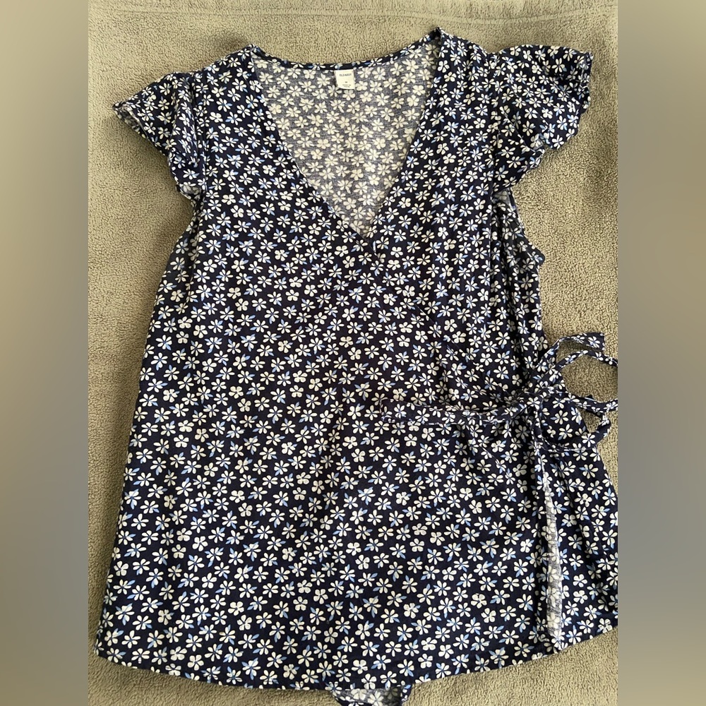 Old Navy Blue floral wrap shirt